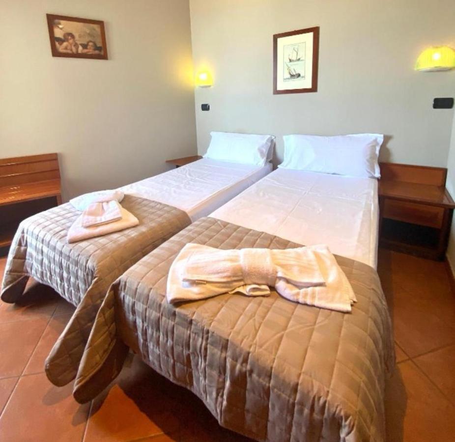 Hotel Audi Frontemare ริมินี ภายนอก รูปภาพ