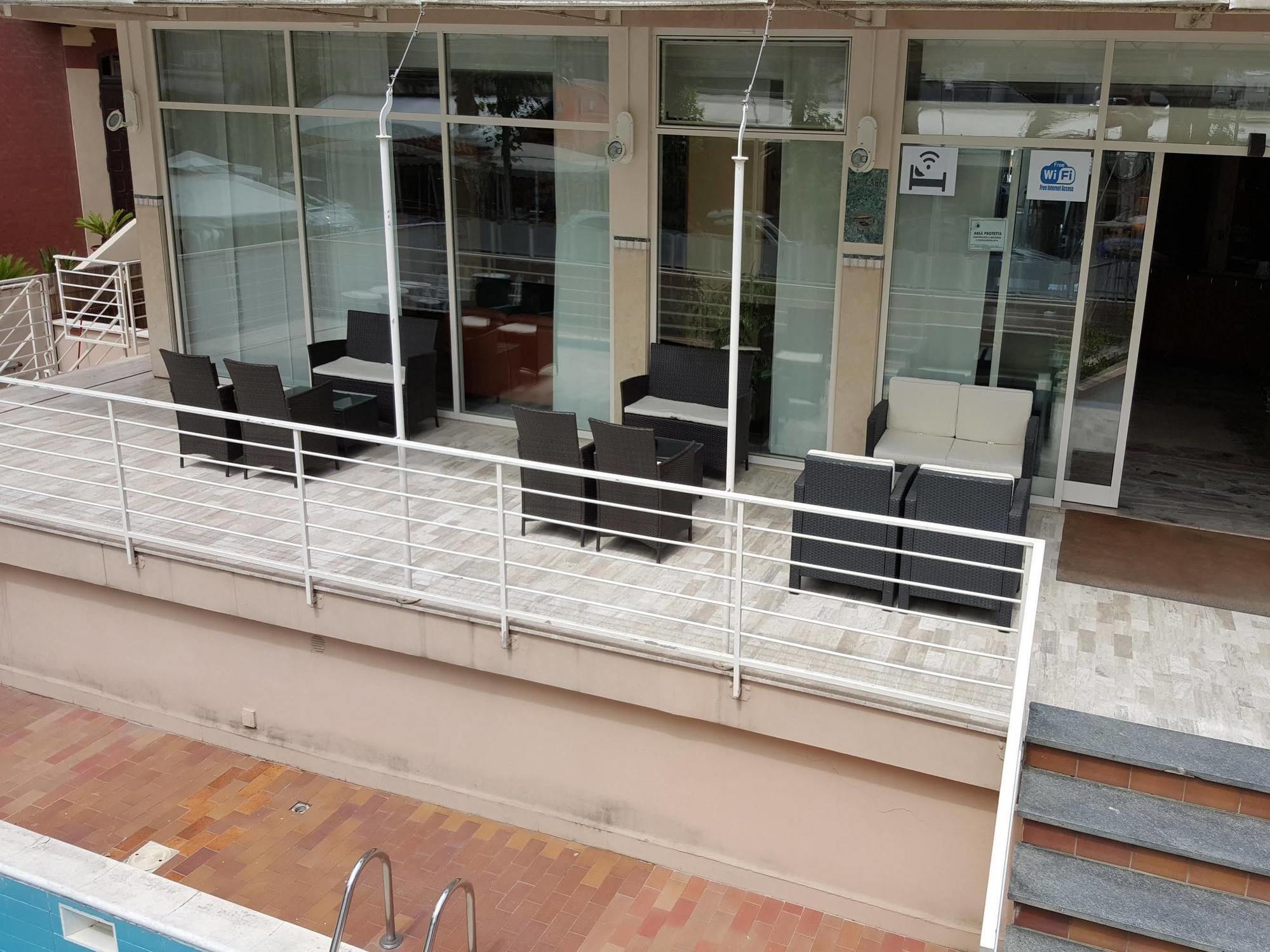 Hotel Audi Frontemare ริมินี ภายนอก รูปภาพ