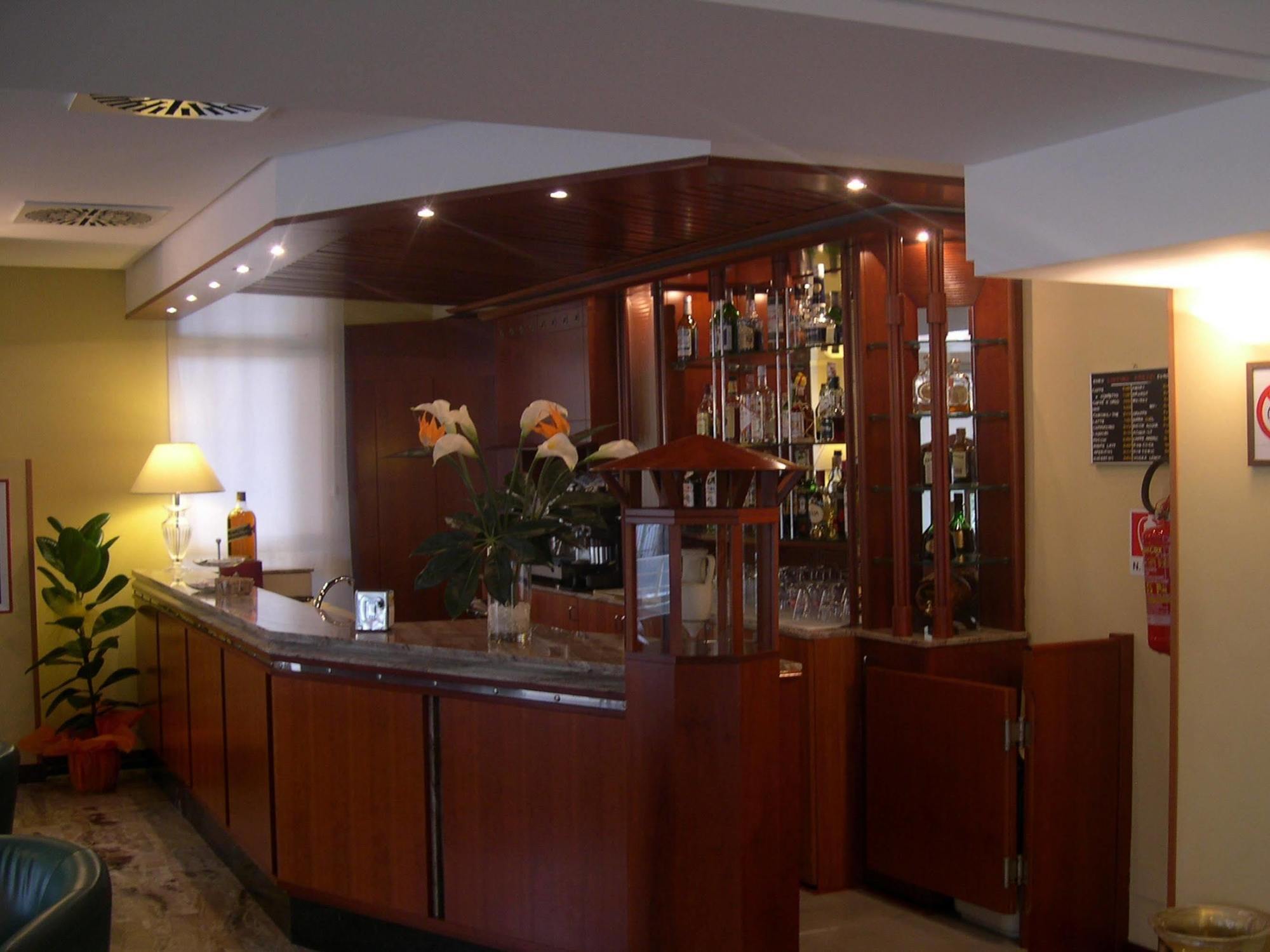 Hotel Audi Frontemare ริมินี ภายนอก รูปภาพ